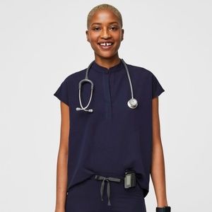FIGS Rafaela™ Oversized Scrub Top size XS NWT